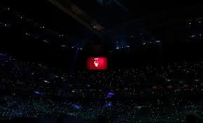 维斯塔潘起步良好暂时领跑，皮亚斯特里过掉诺里斯上至第2