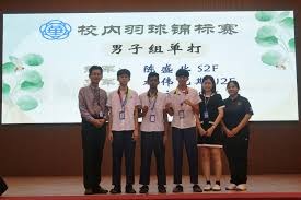 大谷翔平在 2021 年包揽银棒奖、MVP 并在全明星赛投打双修，被美媒评为“体育界最伟大的赛季”